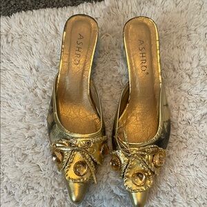 Ashro Gold Women's Shoes